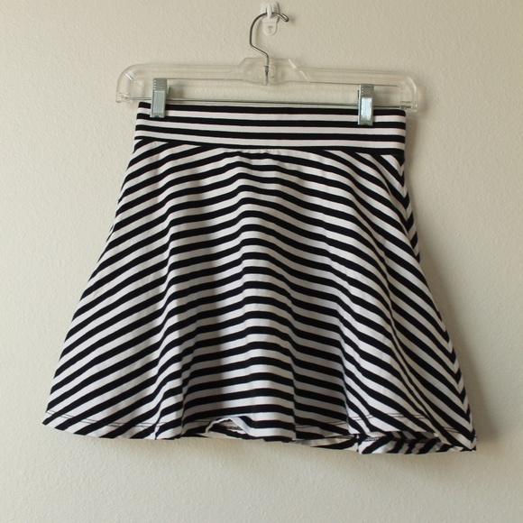 Striped Skater Skirt - Picture 2 of 4